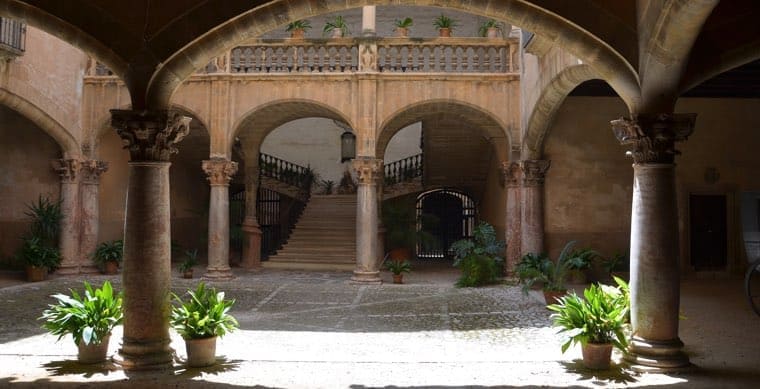 [Translate to German:] Region South Mallorca Patio