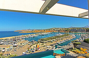 Exklusive moderne Neubauvilla I 1 Meereslinie in El Toro zu verkaufen