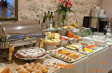 Stadthotel im Nordosten Mallorcas mit Garten und Pool