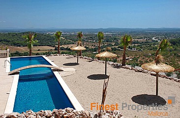 Herrschaftliches modernes Finca-Anwesen in Alaró mit atemberaubendem Blick
