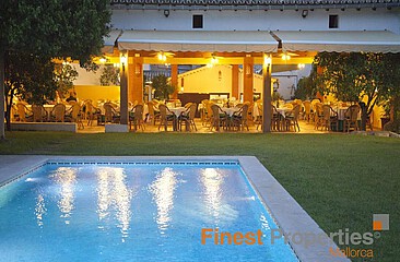 Stadthotel mit 8 Suiten, Restaurant und Pool zu verkaufen