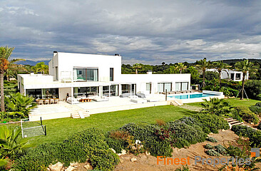 Moderne Villa in Puntiro mit traumhaften Weitblick zum verkaufen