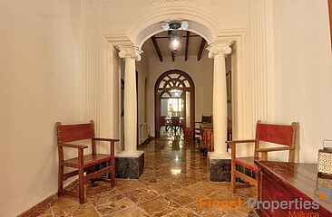 Stadthaus mit 2 sep. Wohnungen in Lluchmayor zu verkaufen