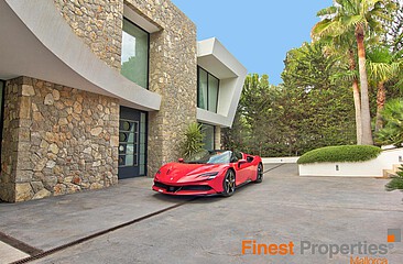 Moderne Villa in erster Meereslinie mit Meerzugang